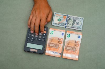 Рынок закладывает два снижения ставки в 2026 году: евро получил дополнительный импульс